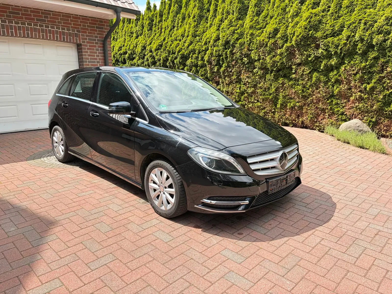 Mercedes-Benz B 180 BlueEFFICIENCY | AHK| Bi-Xenon | Park-Assist Bild 8